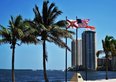 Dentro il «bunker dei miliardari» di Miami, l'isola segreta dove vivono Jeff Bezos e Mark Zuckerberg