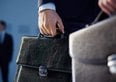 Quanto costa andare al lavoro in Italia? La spesa annua tra auto, benzina e parcheggi nel 2026