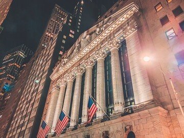 Dazi Trump al 104% contro la Cina. Wall Street di nuovo KO, Nasdaq -13% in 4 sedute, Dow Jones -4.500 punti