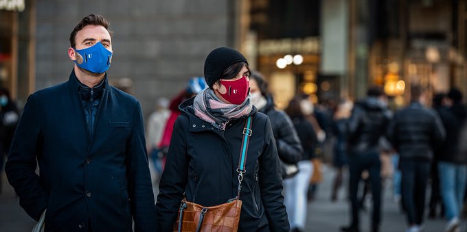 Obbligo mascherine all'aperto in tutta Italia: niente più distinzioni tra zona bianca e gialla
