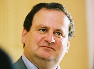 Svizzera neutrale? Concetto superato. Barone Adesi: «È la globalizzazione ad impedirlo»