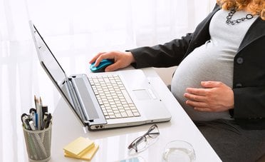 Quattordicesima per le lavoratrici in maternità. Quanto spetta e quando viene pagata