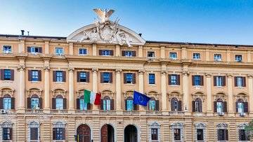 MPS, l'alto dirigente del MEF si dimette dal CDA dopo indagine per insider trading. Imbarazzo per Giorgetti