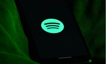 Cattive notizie per gli abbonati Spotify. Arriva un nuovo aumento dei prezzi