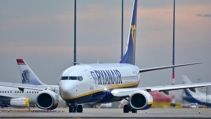 Come risparmiare davvero con Ryanair, 5 consigli per un volo low cost