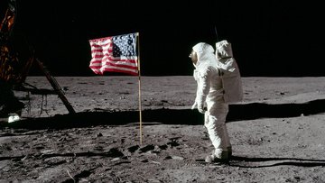 Il più grande produttore di auto al mondo guarda allo spazio. Vuole creare un rover lunare