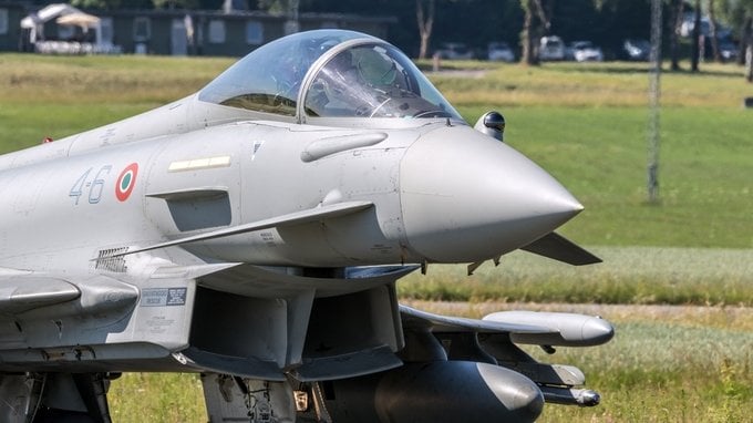 Sapete in quanto tempo un aereo di caccia può attraversare l'Italia?