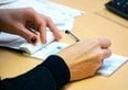 Si può spedire un assegno per posta? Ecco rischi e normative