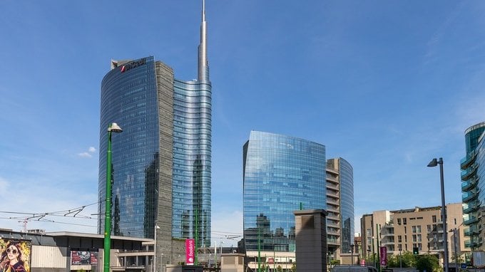 Azioni UniCredit, l'attenzione è massima. Arrivano le due nuove mosse di Orcel su Generali e Commerzbank