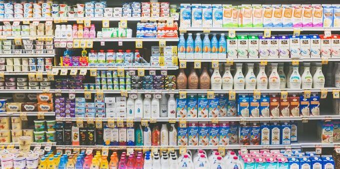 Perché il prezzo del latte è destinato ad aumentare a dismisura e le possibili conseguenze 
