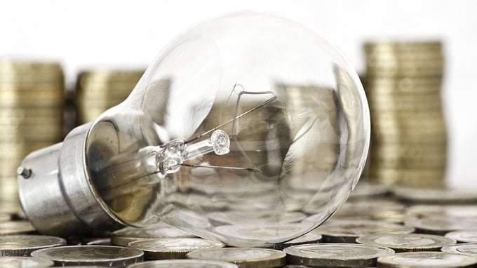 Bolletta della luce, ogni quanto arriva? 