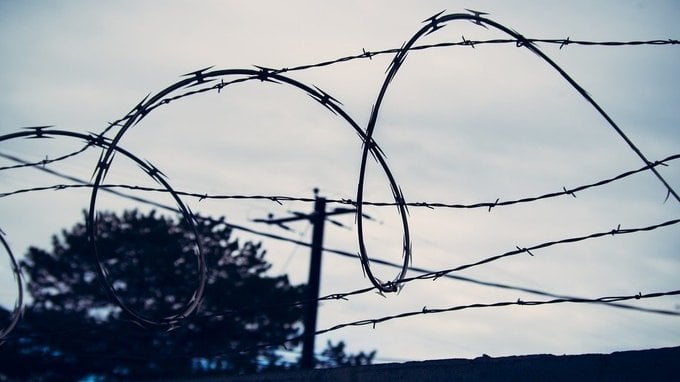 Aumentano i detenuti, ma il budget delle carceri è fermo: dove vanno a finire i soldi del Ministero della Giustizia?