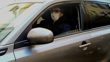 Mascherina obbligatoria anche in auto? Quando serve e quando si può stare senza