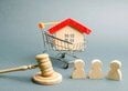 Comprare casa all'asta, come funziona? Procedura, costi e rischi