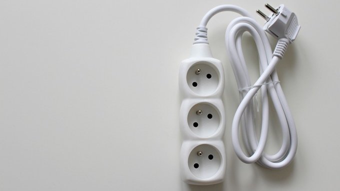 Di quanto caleranno i prezzi dell'elettricità questa estate?