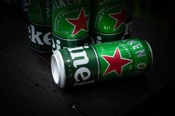 Cala la domanda di birra, Heineken taglia 6.000 posti di lavoro (e le azioni salgono del 4%)
