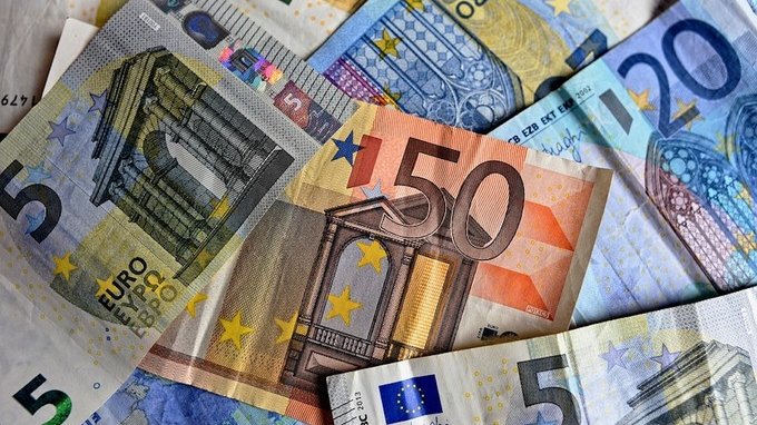 Fondo perduto ristoranti e discoteche: chi deve restituirlo? Istruzioni e codici tributo