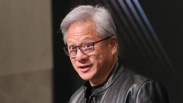 «Non perderete il lavoro a causa dell'AI, ma del collega che utilizza l'AI». La profezia del CEO di Nvidia