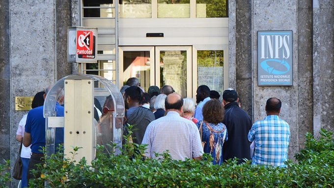 Assegno di inclusione, quando viene pagato a novembre e chi non lo riceve