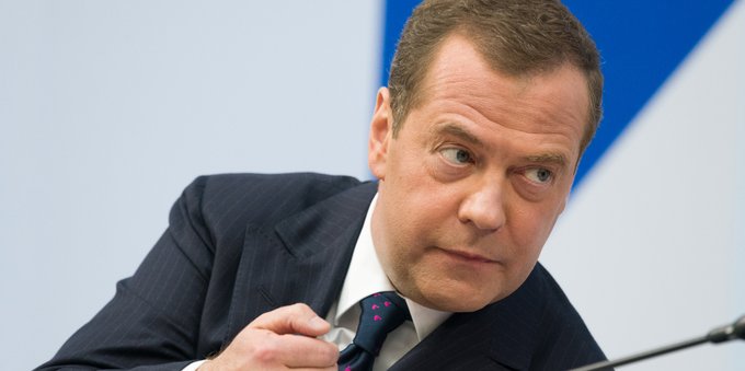 Chi è Dmitrij Medvedev, l'ex presidente della Russia e braccio destro di Putin