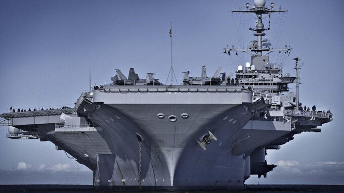 Usa ammassano navi e aerei: rischio guerra nucleare in Medio Oriente?