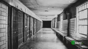 Vorresti una prigione per clandestini come Alligator Alcatraz anche in Italia? Partecipa al sondaggio
