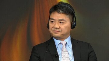 Da CEO a rider, la trovata del miliardario cinese manda in tilt la concorrenza
