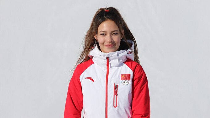 Olimpiadi 2026, è Eileen Gu l'atleta più pagata. Ecco come fa a guadagnare $23 milioni l'anno