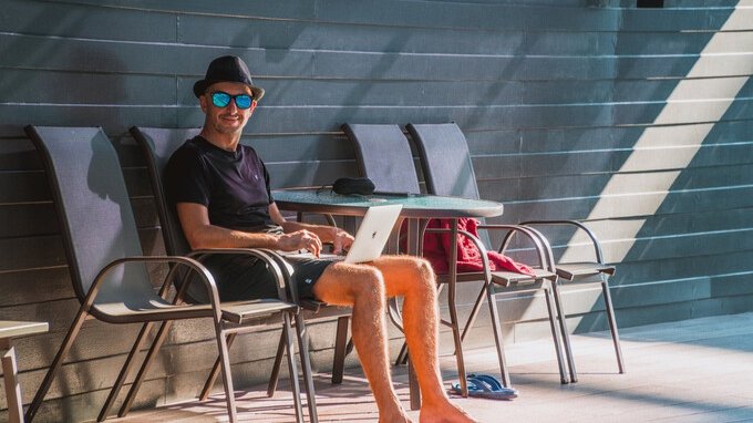 I 10 Paesi al mondo in cui tutti sognano di lavorare. 2 sono in Europa