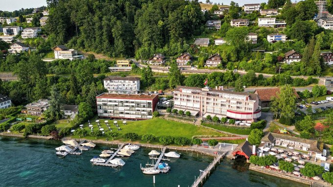 Un hotel da sogno in Svizzera cerca lavoratori. Alloggio gratis, stipendio da €3.300