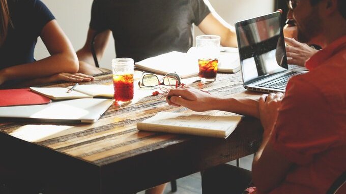 Lavoro part time in Italia, non è flessibilità: è povertà mascherata. Il record europeo che nessuno vuole raccontare