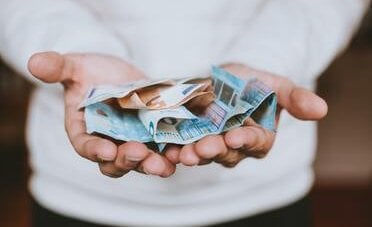 Quale conviene di più, il conto deposito postale o bancario al tasso del 3,00% a 1 anno?