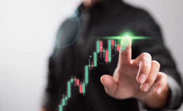 Piazza Affari guarda al 2026. 5 azioni su cui il mercato continua a scommettere