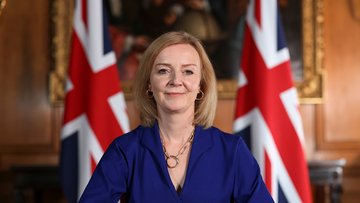 Liz Truss: chi è e quanto guadagna il (quasi) ex primo ministro del Regno Unito
