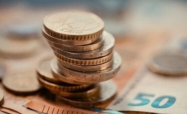 Pensioni, il prossimo aumento costa 10 miliardi. Meloni chiede aiuto all'UE