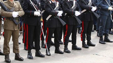 Pensione più alta per Forze Armate e di Polizia, ecco come fare: ma conviene davvero?