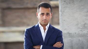Talebani a Kabul e Di Maio al mare: critiche al Ministro degli Esteri