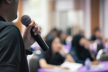 Comunicazione ed eventi, quanto rende davvero il settore? Costi, margini e nuovi modelli di business