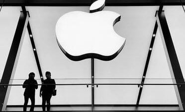 Azioni Apple, i preordini per iPhone 18 Pro sono “tiepidi”. Cosa rischia il titolo?