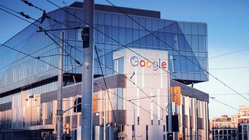Dopo 10 anni Google (Alphabet) potrebbe tornare a essere la prima società al mondo per capitalizzazione