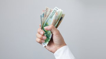 Pensioni, nel 2025 la minima aumenta di 135€. Ma solo per chi è nato in questi anni