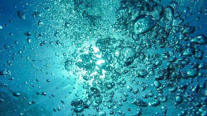 Oltre 150.000 bottiglie d'acqua ritirate a causa della contaminazione batterica 