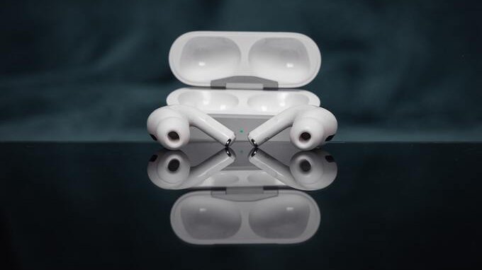 Queste nuove cuffie sfidano AirPods. Sono in grado di scansionare il cervello