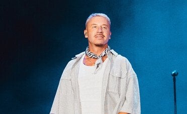 Quanto guadagna Macklemore? Il patrimonio del rapper escluso dal tour di Ed Sheeran
