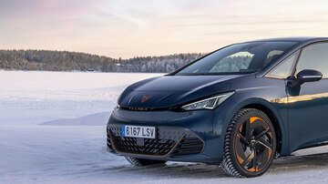 Cupra Born: motori, prestazioni, autonomia, foto