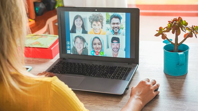 Su Google Meet arriva l'AI che “doppia” le call in tempo reale