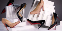 La vittoria di Louboutin: le scarpe dalla suola rossa in esclusiva