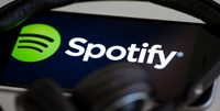 Spotify sta per lanciare un dispositivo a comando vocale per auto