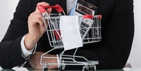Scontrino elettronico, così il Fisco saprà quando il commerciante è in ferie o malattia