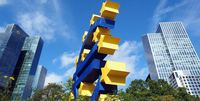 PMI Eurozona: dati contrastanti a gennaio (preliminari)